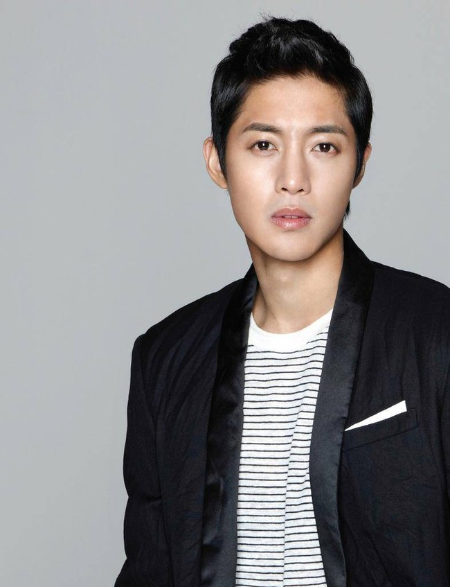 Di Tengah Kontroversi, Kim Hyun Joong Tulis Surat Untuk Fans