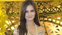 Pretty Mom! Cut Tari Tampil Elegan