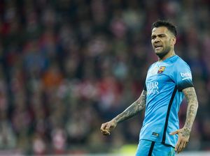 Terlalu Nyaman di Barca, Alves Pergi Cari Tantangan Baru