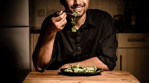 5 Makanan Enak Ini Tenyata Nggak Bikin Berat Badan Naik Lho