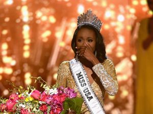 Tentara Wanita Ini Terpilih Sebagai Pemenang Miss USA 2016