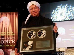 Diisukan Digugat Cerai, Opick: Doakan yang Terbaik untuk Keluarga Saya