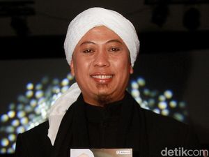 Curhat Terus di Media Sosial, di Mana Istri Opick?