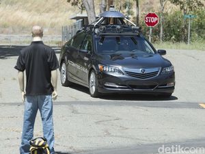 Honda Uji Mobil Otonom