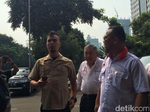 Ahmad Dhani Cari Kapolda Metro: Saya Mau Tanya Siapa yang Larang Demo di KPK