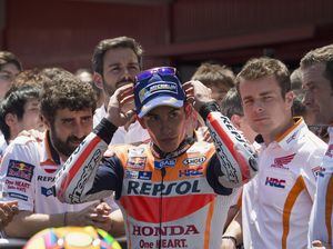 Lorenzo Out, Marquez pun Sedikit Menahan Diri Lorenzo Out, Marquez pun Sedikit Menahan Diri