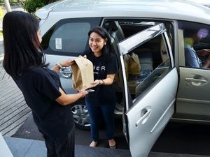 Ada Layanan Unik Makan Nasi Rawon Gratis Ada Layanan Unik Makan Nasi Rawon Gratis