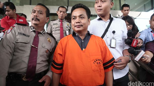 KPK Periksa Tersangka Kasus Vonis Bebas Bertarif Rp 1 Miliar