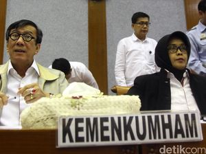 Menkum HAM Raker dengan Baleg DPR