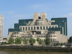 Penampakan Markas James Bond