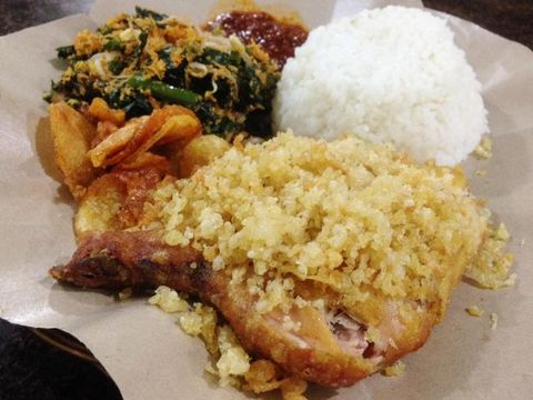 Tips Menggoreng Ayam Kremes agar Renyah dan Bersarang