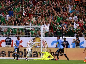 Meksiko Kalahkan Uruguay 3-1 Meksiko Kalahkan Uruguay 3-1