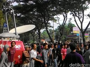 Sidang Dakwaan Kasus Pembunuhan Eno Selesai, Warga Kejar Terdakwa RAL
