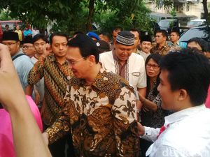 Ahok Cerita Pendukungnya Bikin Gerakan Cuti Sehari untuk Verifikasi Faktual Ahok Cerita Pendukungnya Bikin Gerakan Cuti Sehari untuk Verifikasi Faktual