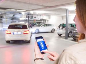 Parkir Mobil Kini Bisa Pakai Smartphone Parkir Mobil Kini Bisa Pakai Smartphone