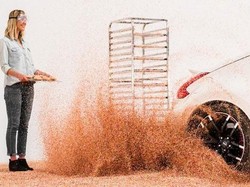 Hiasi Donat dengan Drift Pakai Nissan 370Z Nismo