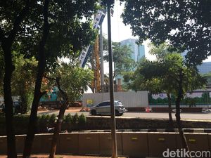 Ada Pemasangan Tiang Pancang di Lingkar Semanggi, Jalur Cepat HI-Cawang Ditutup