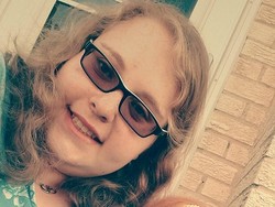 Tunggu Kelahiran Boneka Bayi, Wanita Ini Buat Foto Kehamilan Palsu