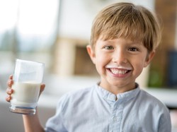 Ketika Anak Ogah Minum Susu Tawar dan Hanya Mau yang Manis