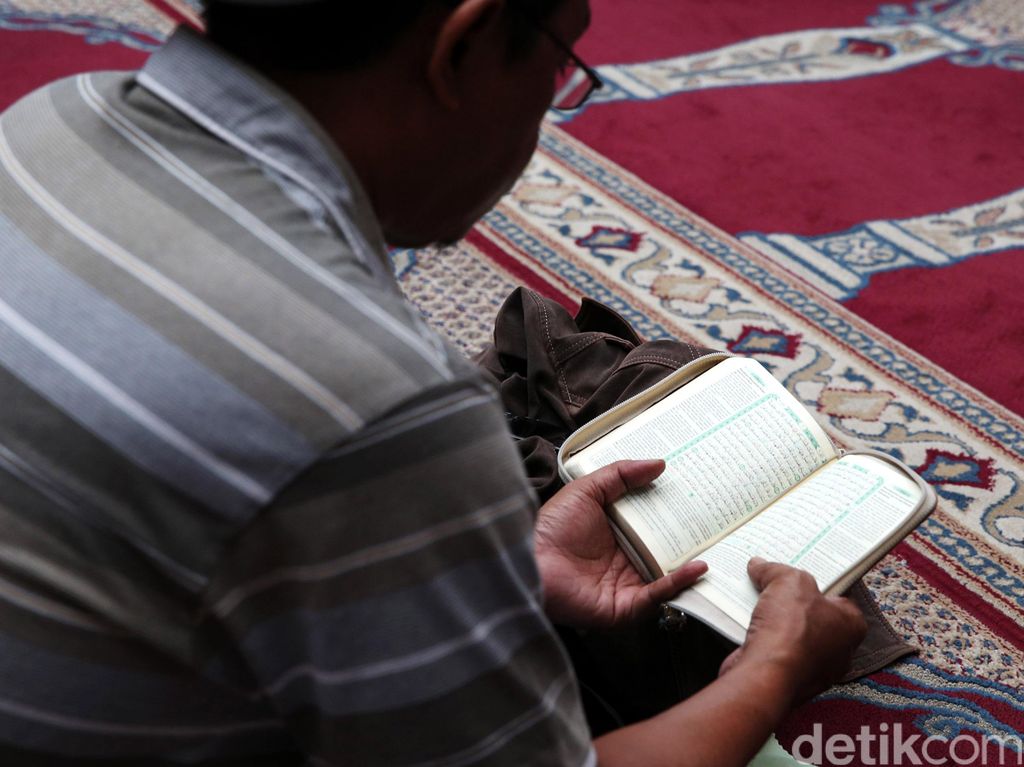 Bacaan Sholawat Tibbil Qulub dan Keutamaannya untuk Kesehatan Bacaan Sholawat Tibbil Qulub dan Keutamaannya untuk Kesehatan