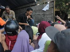 Gula Dijual Rp 11 Ribu/Kg Ludes Dalam Sekejap Saat Operasi Pasar