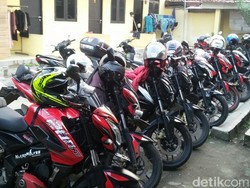 Komunitas Kawasaki Bajaj Pulsar 200 NS Gelar Baksos