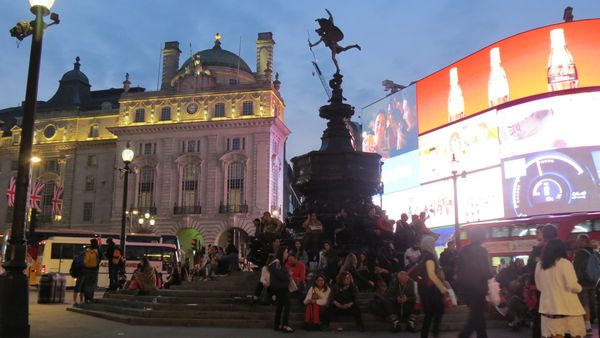 Rute Ngabuburit di London