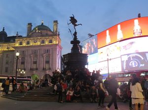 Rute Ngabuburit di London