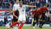 Bintang baru Inggris, bersinar bersama Tottenham Hotspur, menjadi topskorer Premier League musim ini. Penyerang terbaik The Three Lions saat ini. (Foto: Action Images via Reuters / Carl Recine)