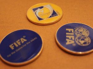 Wasit Dihukum karena Lupa Bawa Koin, Suruh Pemain Suit