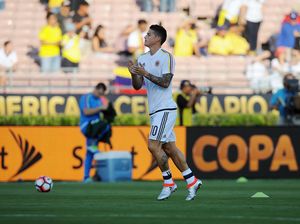 Pelatih Kolombia: James Harus Tetap Dioperasi