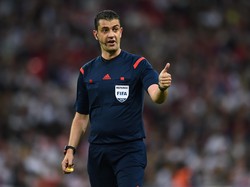 Viktor Kassai Pimpin Laga Pembuka Piala Eropa 2016