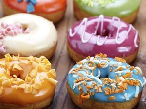 Dulu Donat Tak Berlubang dan Dikenal Sebagai Kue Berminyak (1)