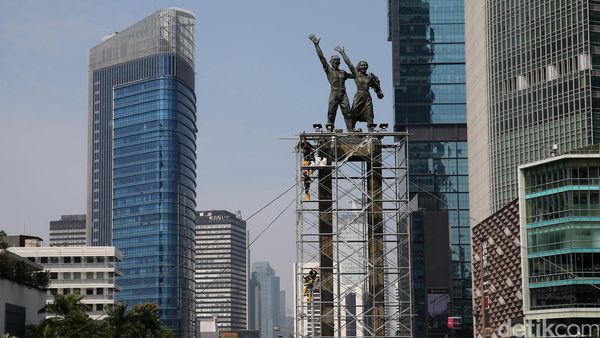 Melepas Pengikat Tugu Selamat Datang