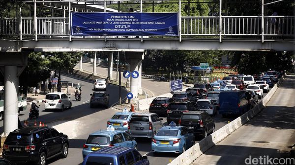 Jalur Cepat Sudirman-Cawang Ditutup