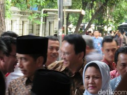 Jokowi Tiba di Haul Taufiq Kiemas Disambut Ahok