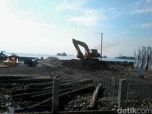 Ini Penampakan Pengerjaan Tanggul Penahan Banjir Rob di Muara Baru