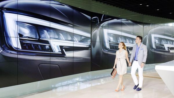 Diler Mobil ala Bioskop