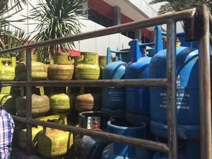 PNS Semarang Dilarang Pakai Elpiji 3 Kg, Wali Kota: Mereka Golongan Mampu PNS Semarang Dilarang Pakai Elpiji 3 Kg, Wali Kota: Mereka Golongan Mampu