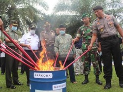 Bupati Blitar Musnahkan Barang Bukti Narkoba