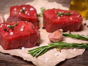 Tak Ingin Kena Stroke? Kurang-kurangi 5 Makanan Ini