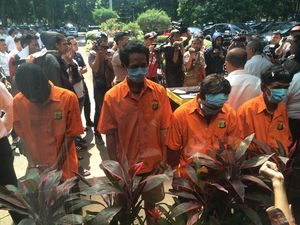 Polisi Bongkar 3 Pangkalan Pengoplos Gas Elpiji 12 Kg, 4 Tersangka Dibekuk