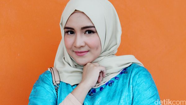 Intan Nuraini Cantik Berhijab