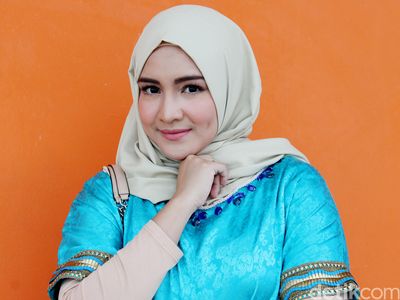 Intan Nuraini Cantik Berhijab