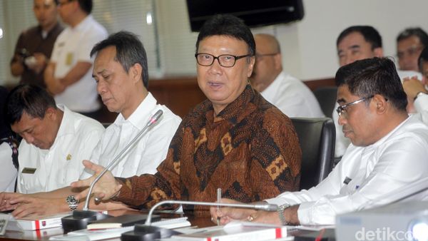 Mendagri Raker Dengan Komite 1 DPD RI