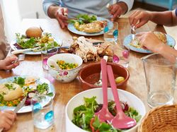 10 Ide Masakan untuk Merayakan Hari Ibu di Rumah