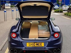 Ferrari FF Ini Angkut Belanjaan Perabotan Rumah