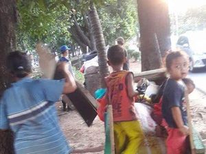 Lihat Nih! Manusia Gerobak di Baubau Sultra Bikin Terharu