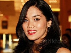 Mobil Pilihan Alexandra Asmasoebrata