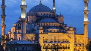 Potret 7 Masjid dengan Desain Unik, Ada yang Mirip Permen